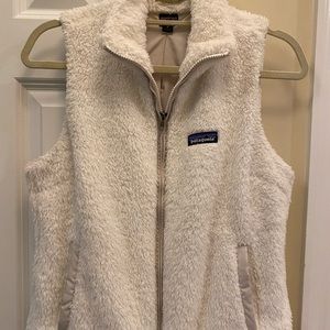 Great condition white sherpa patagonia vest size medium